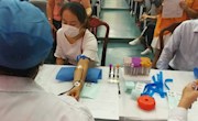 尚湖中心小学教职工积极参加无偿献血活动